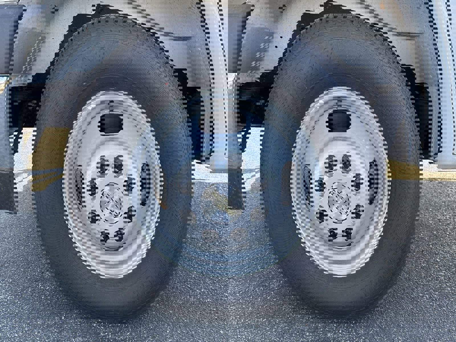 2024 Chevrolet Express Cutaway Base photo 12