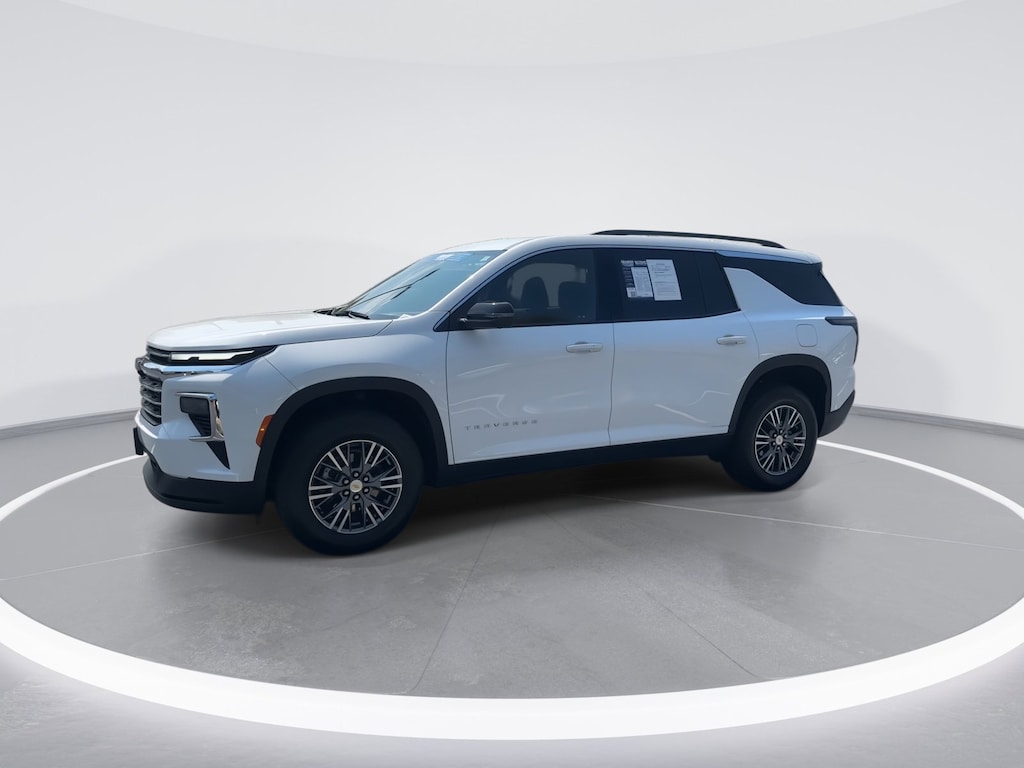 Used 2024 Chevrolet Traverse LT SUV