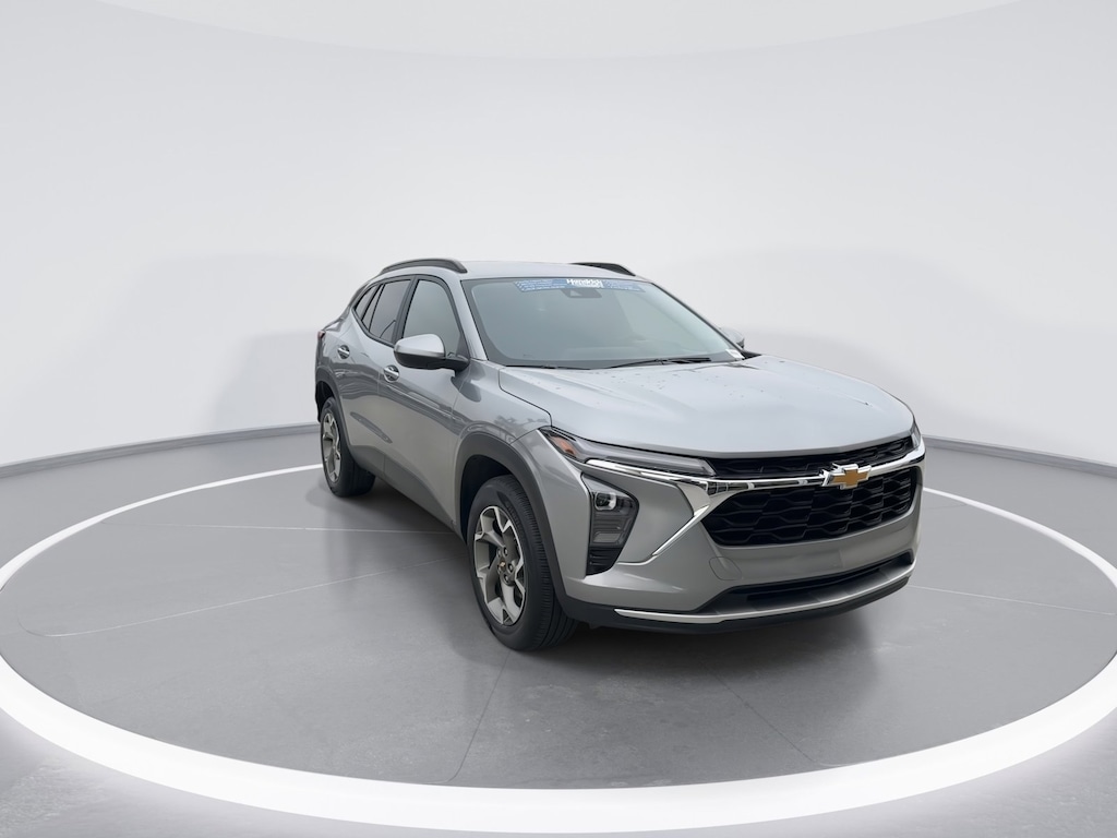 Used 2025 Chevrolet Trax LT SUV