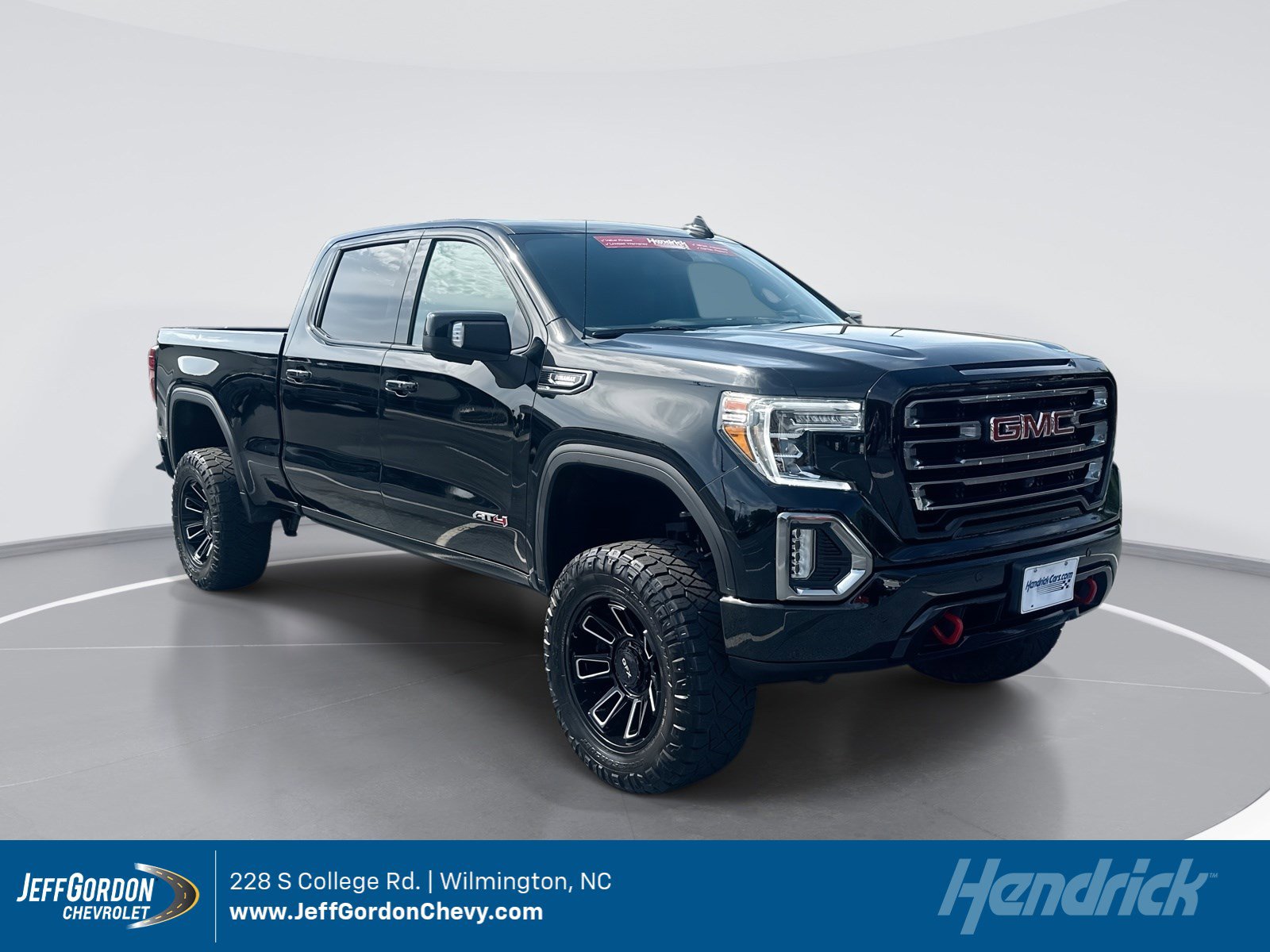 2021 GMC Sierra AT4 4WD Crew Cab Short Box's photo