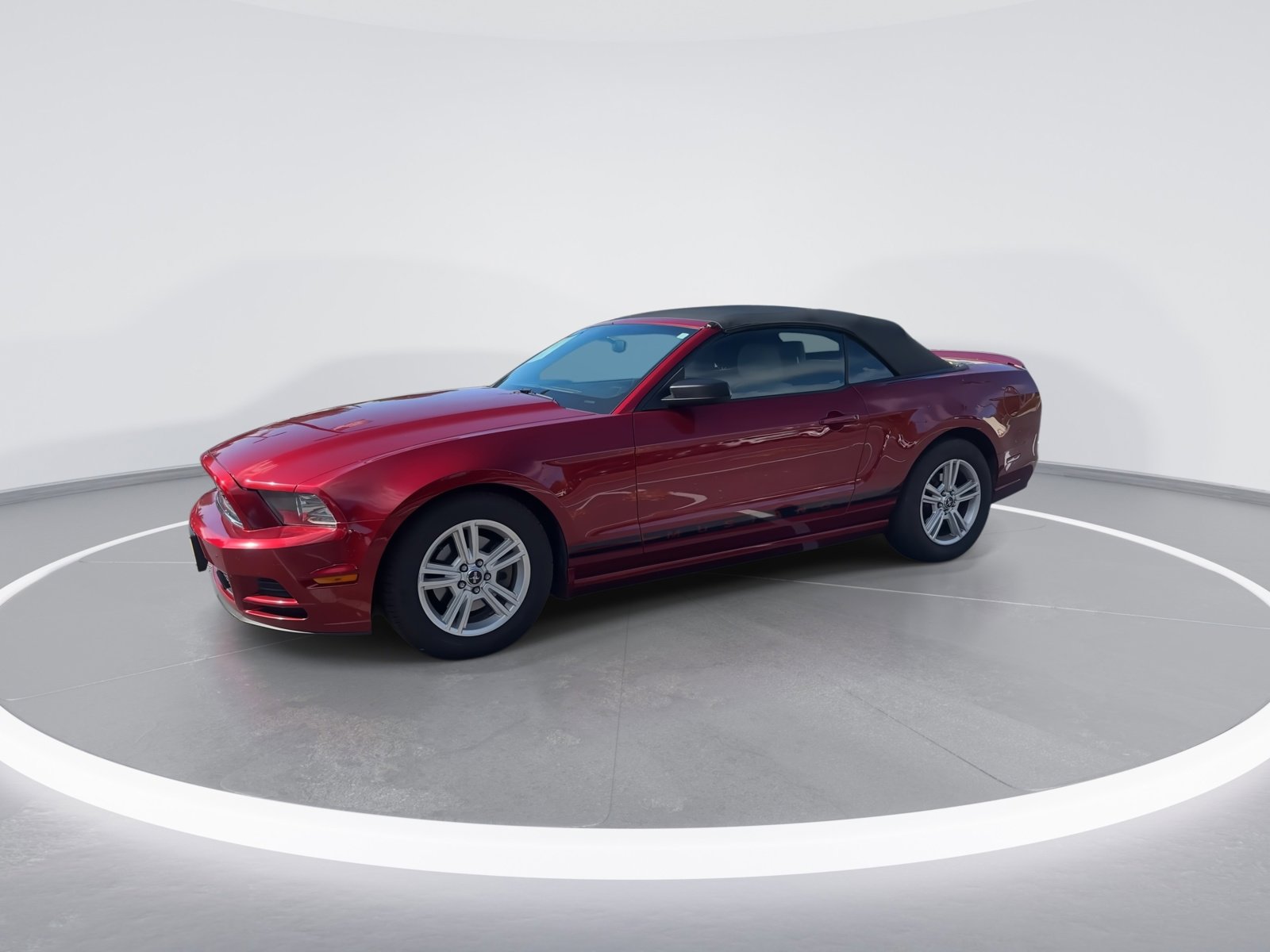 2014 Ford Mustang V6 Convertible photo 3