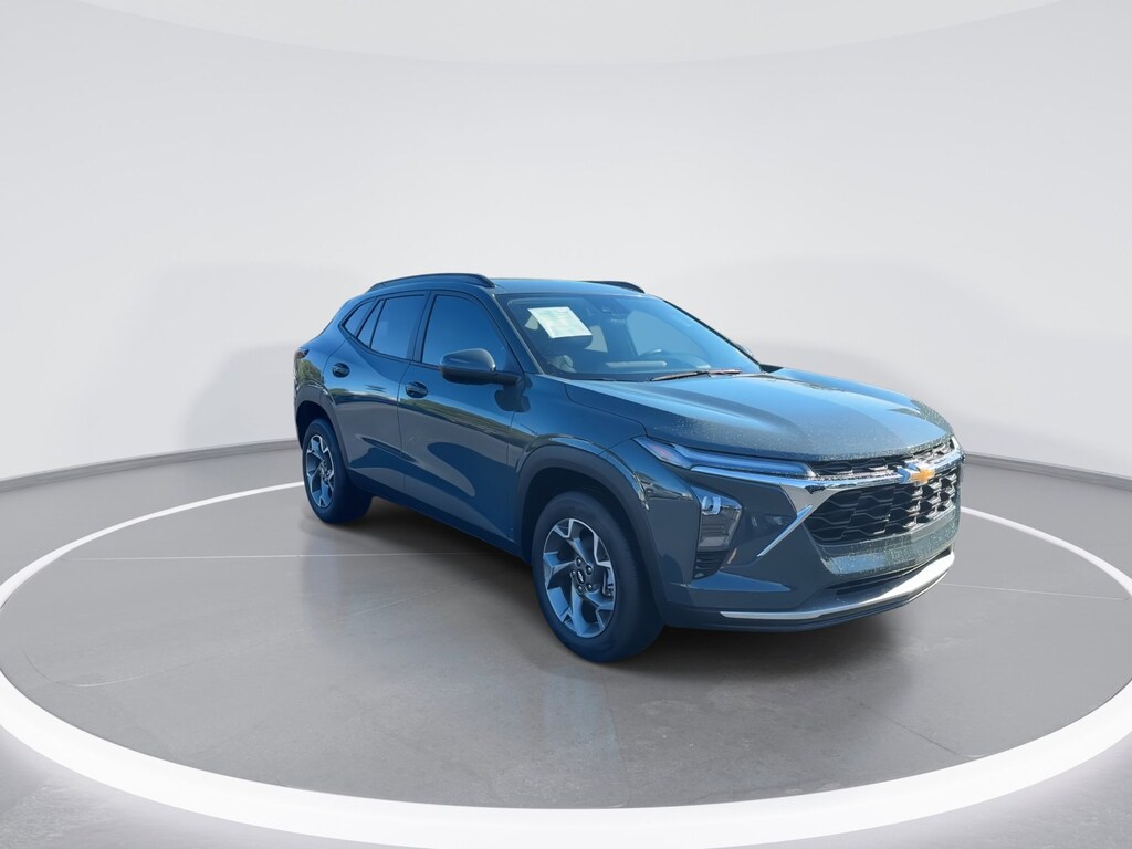 Used 2025 Chevrolet Trax LT SUV