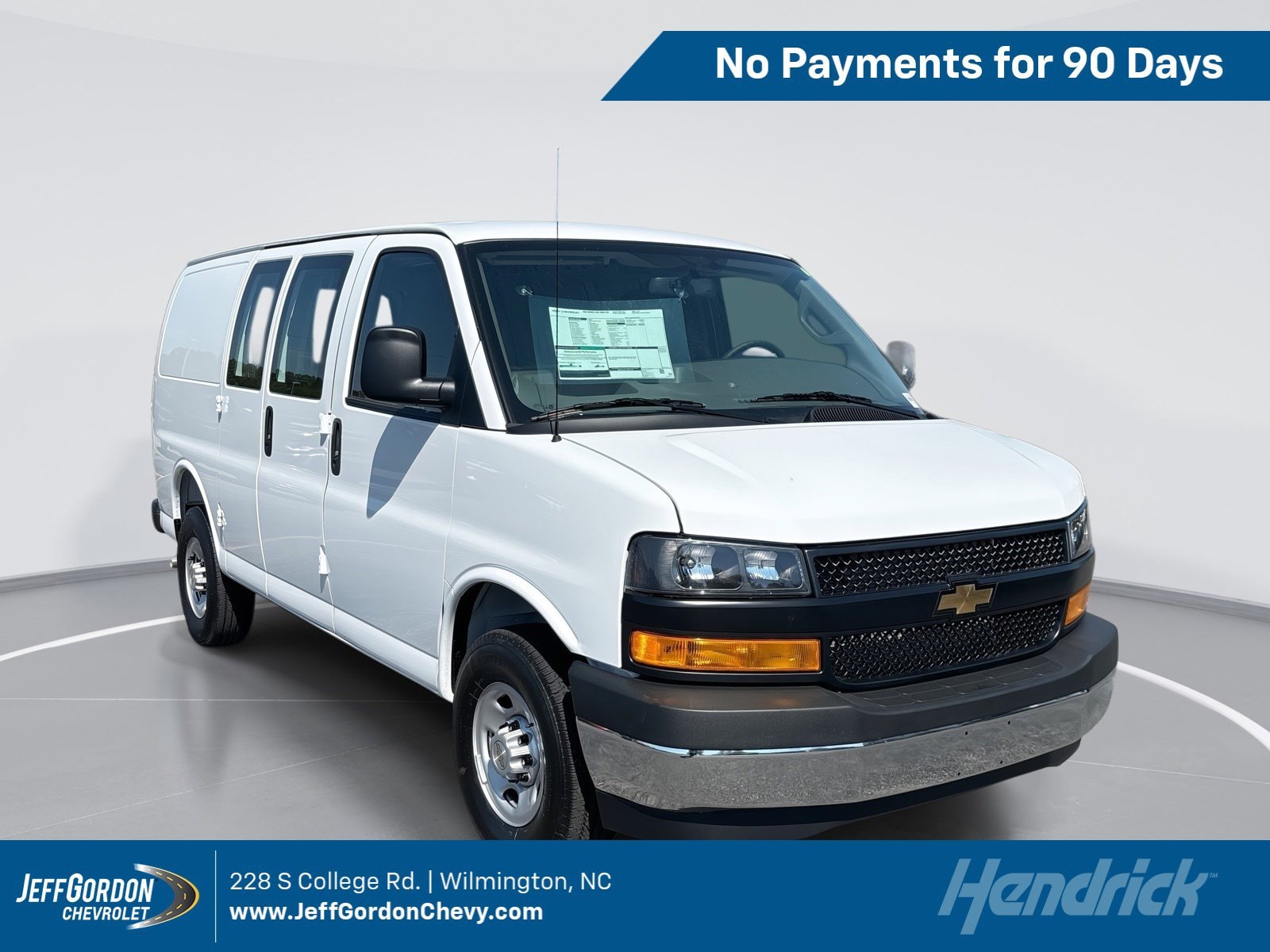 2026 Chevrolet Express 2500 Work Van HD's photo