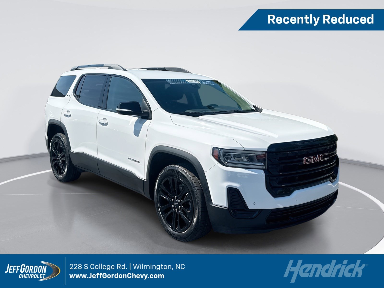 2022 GMC Acadia SLE FWD's photo