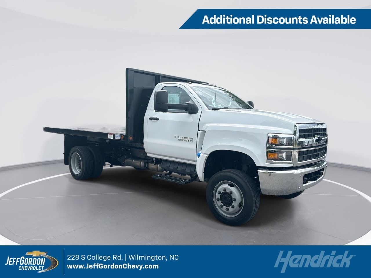 2025 Chevrolet Silverado 4500 Medium Duty Chassis Cab Work Truck's photo