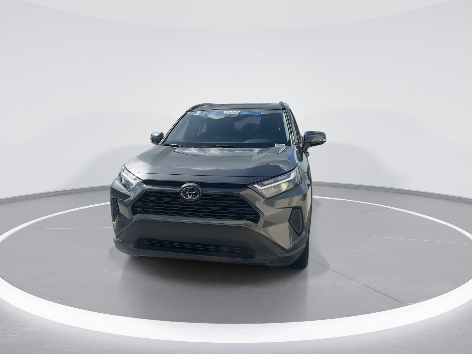 2022 Toyota RAV4 XLE photo 3