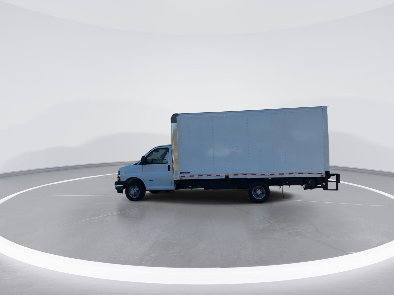 2024 Chevrolet Express Cutaway Base photo 8