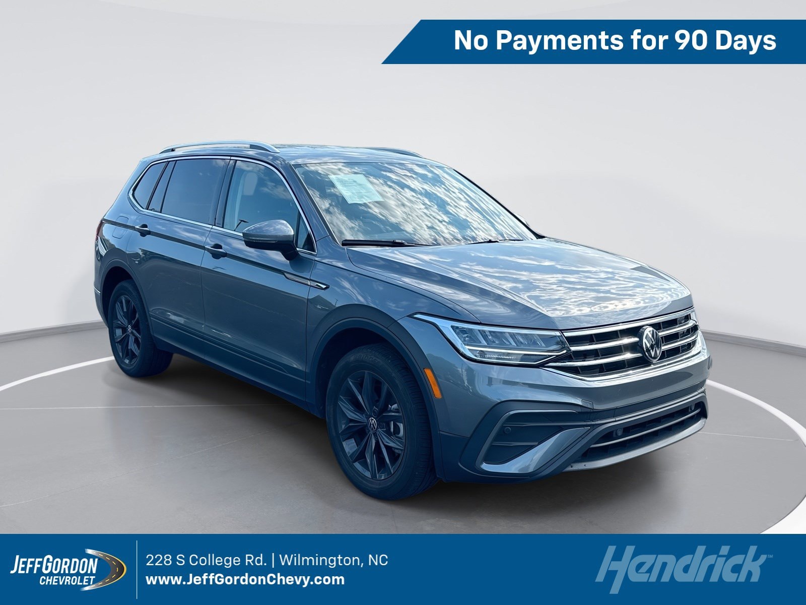 2024 Volkswagen Tiguan 2.0T SE's photo
