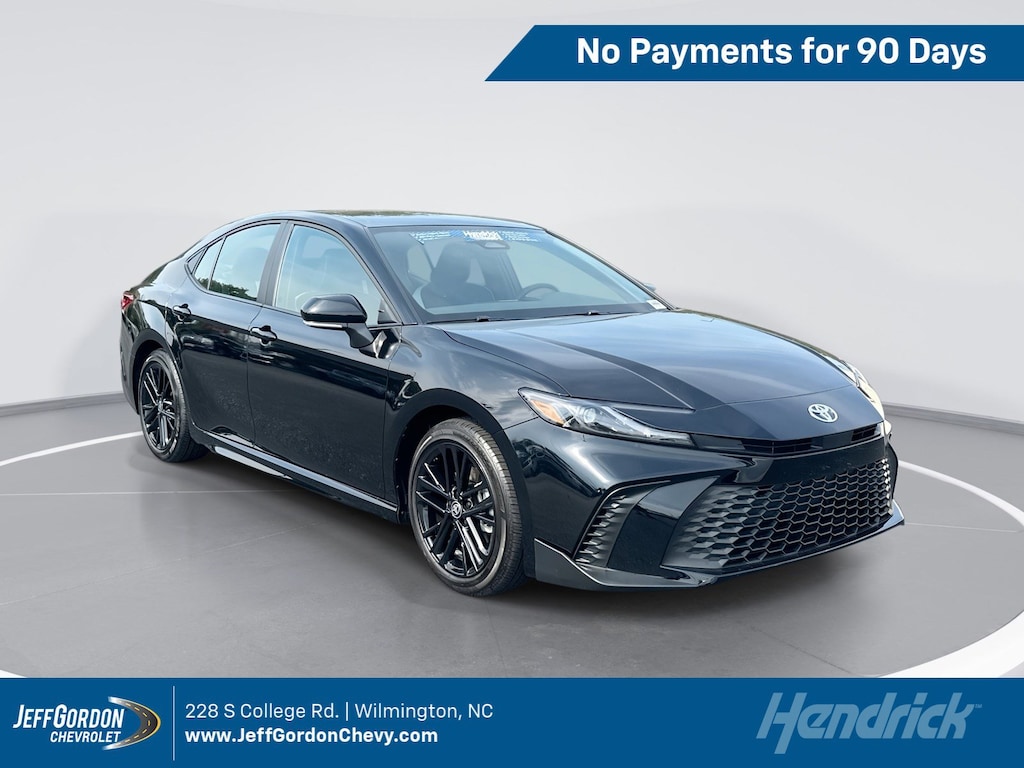 Used 2026 Toyota Camry SE Sedan
