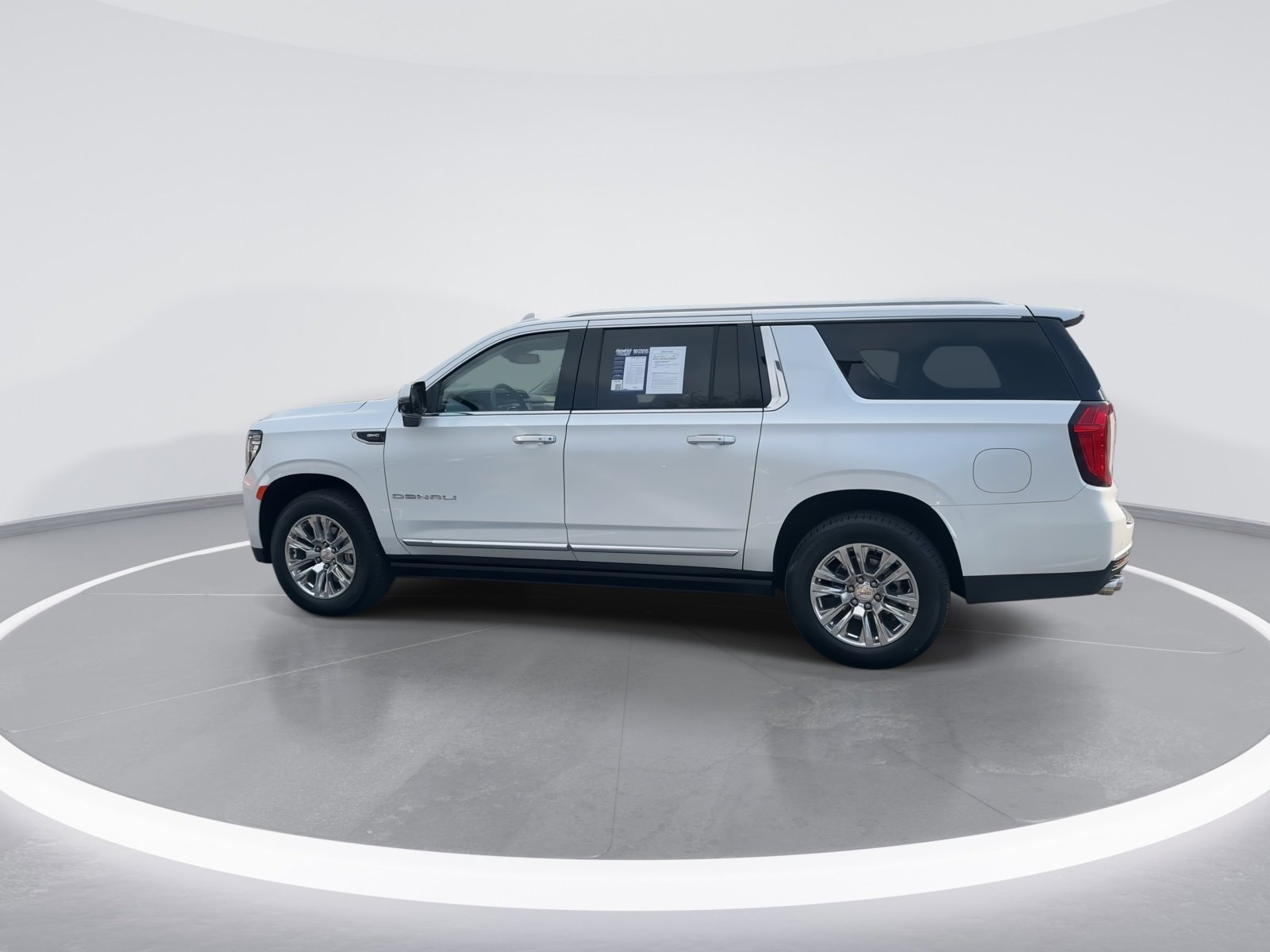 2023 GMC Yukon XL Denali photo 4