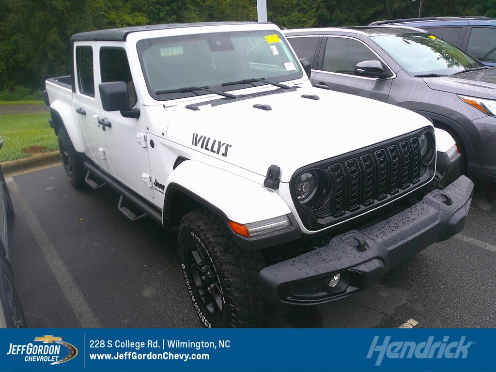 Used 2024 Jeep Gladiator Willys Truck Crew Cab