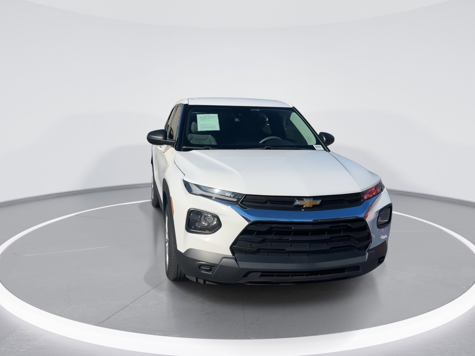 2022 Chevrolet Trailblazer LS photo 2