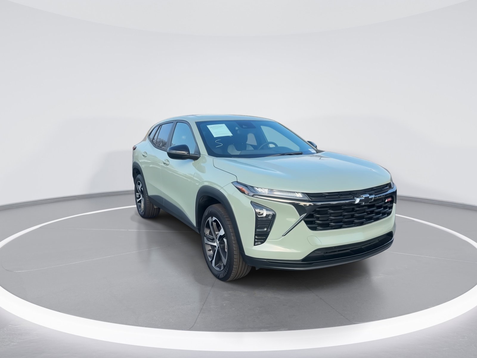 2024 Chevrolet Trax photo 2