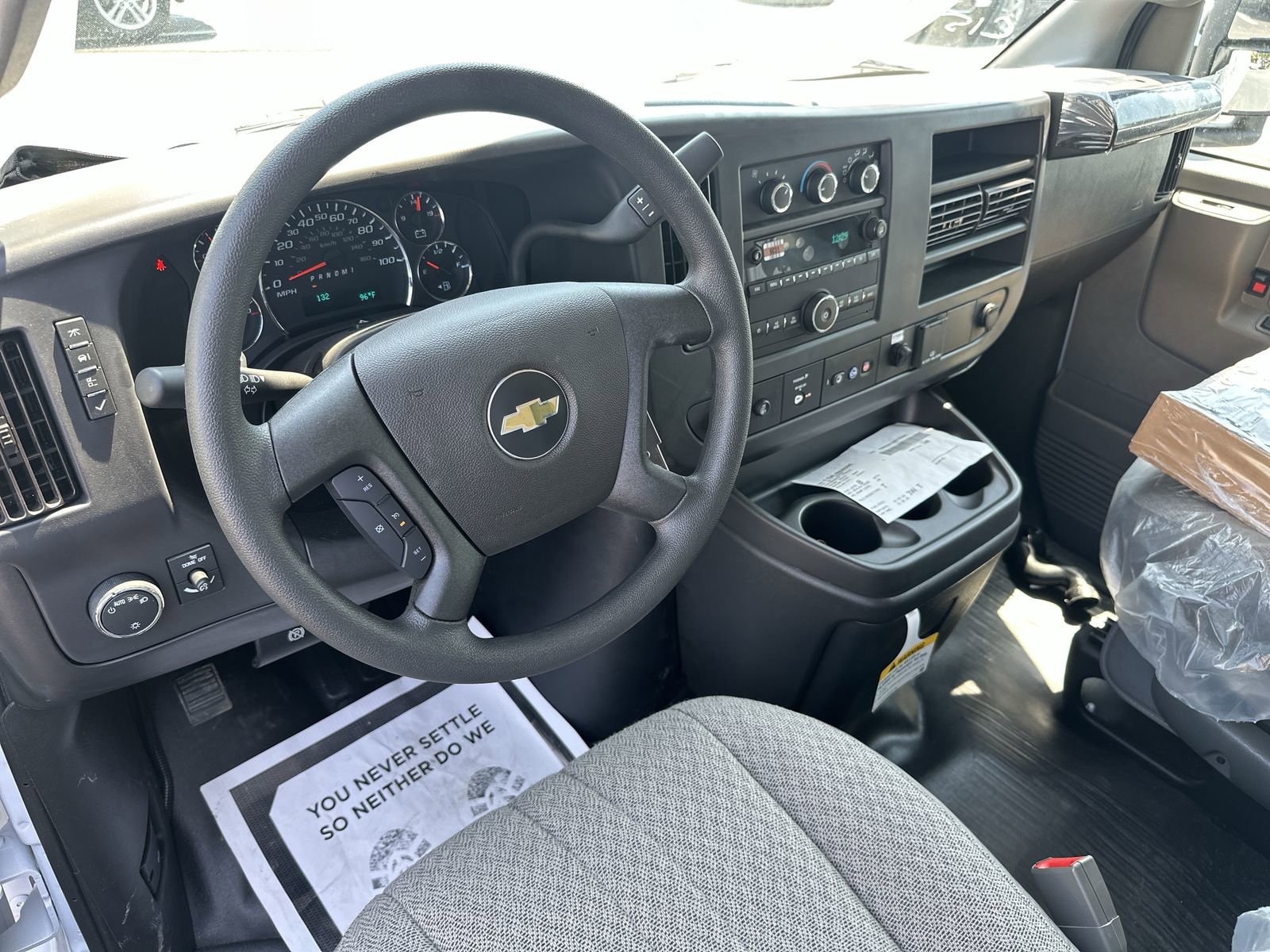 2025 Chevrolet Express Cutaway Base photo 13