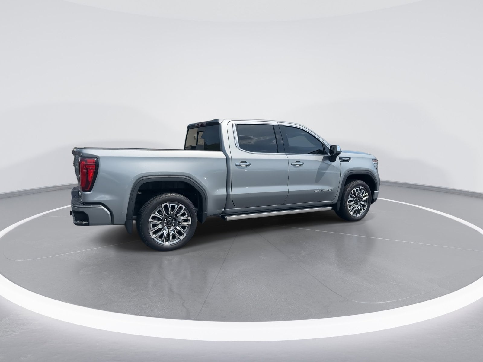 2024 GMC Sierra 1500 Denali Ultimate photo 3