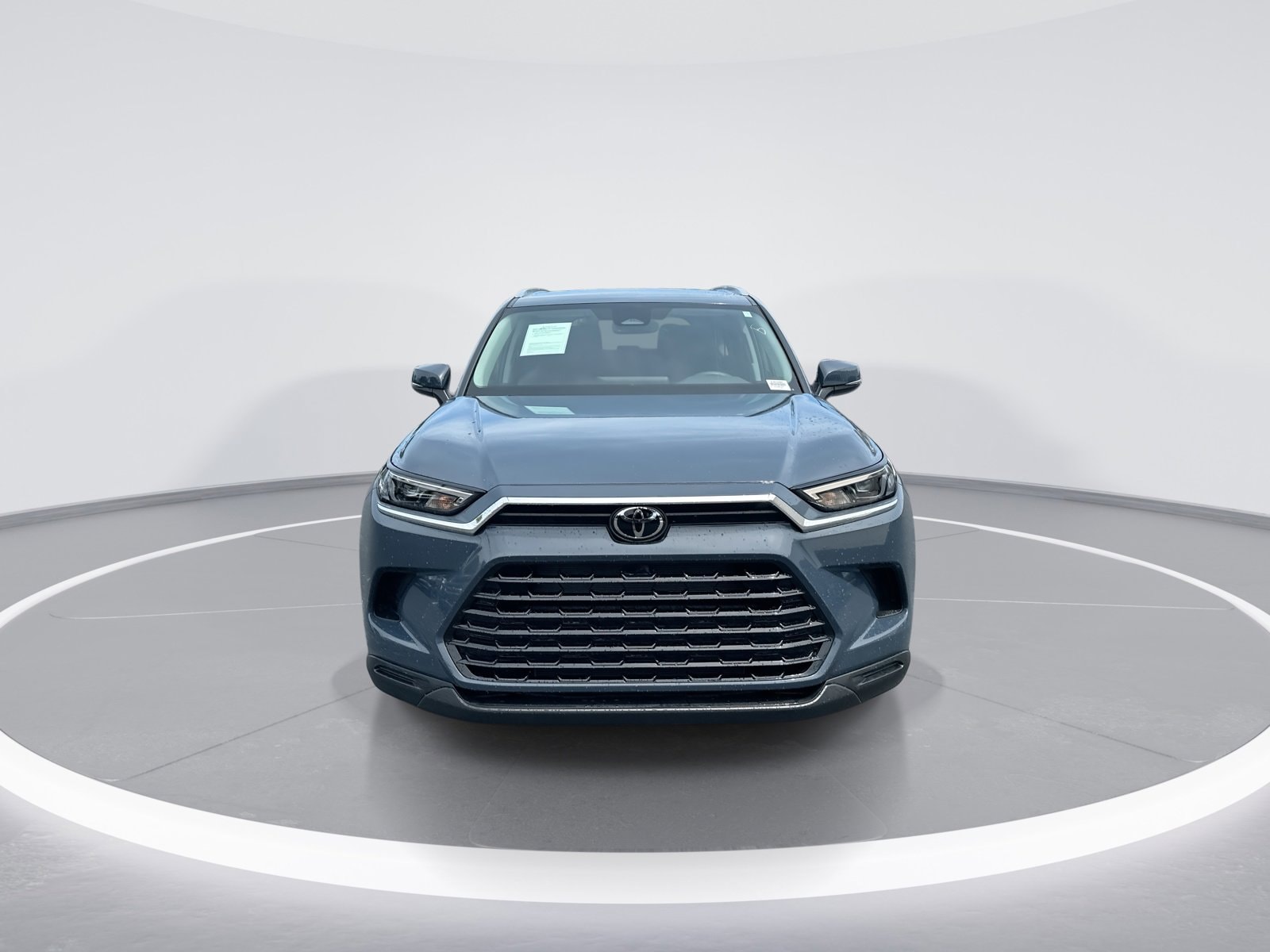 2025 Toyota Grand Highlander XLE photo 2
