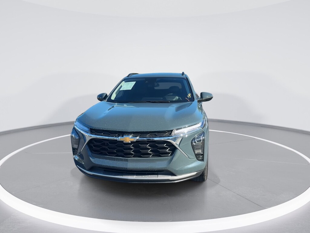 Used 2025 Chevrolet Trax LT SUV