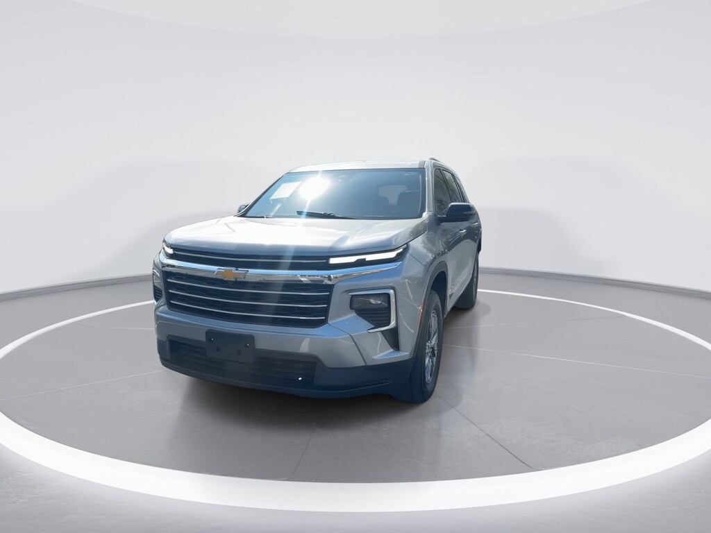 Used 2025 Chevrolet Traverse LT SUV