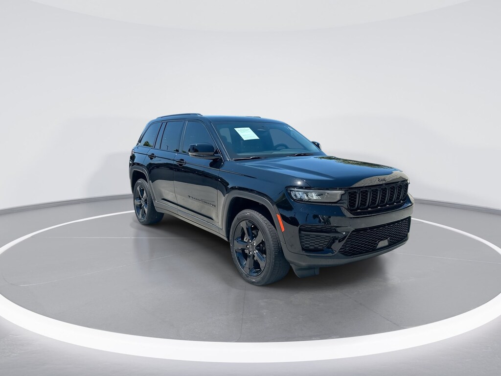 Used 2024 Jeep Grand Cherokee Altitude X 4x4 SUV