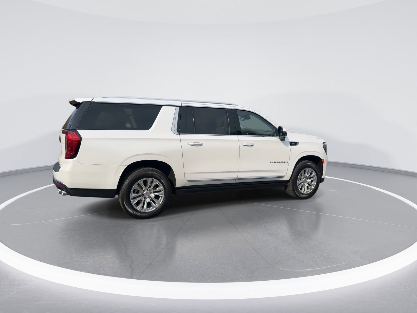 2023 GMC Yukon XL Denali photo 3