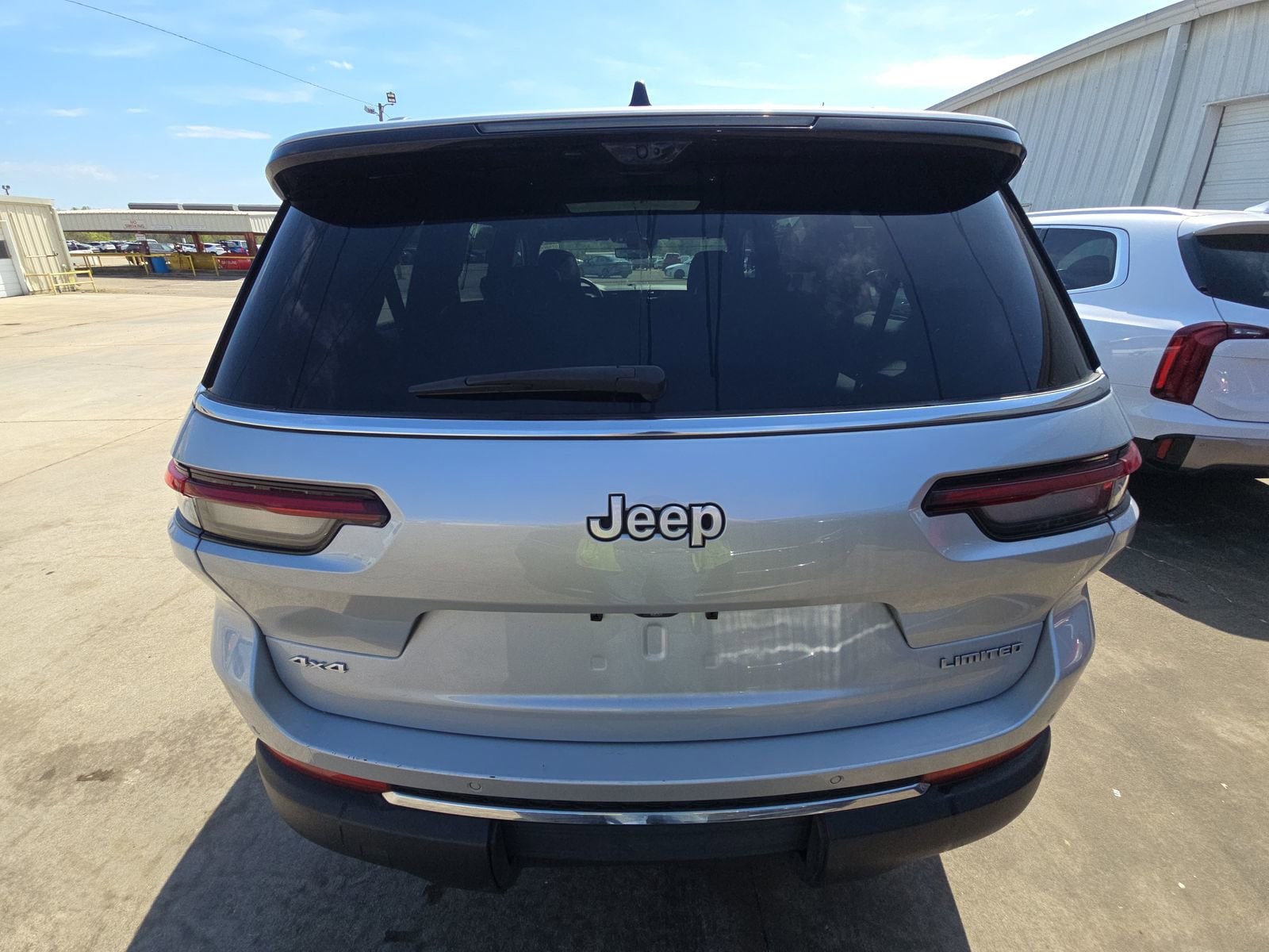 2024 Jeep Grand Cherokee L Limited photo 5