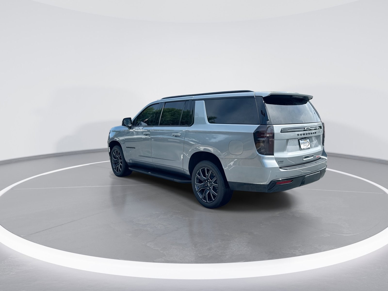 2024 Chevrolet Suburban RST photo 6