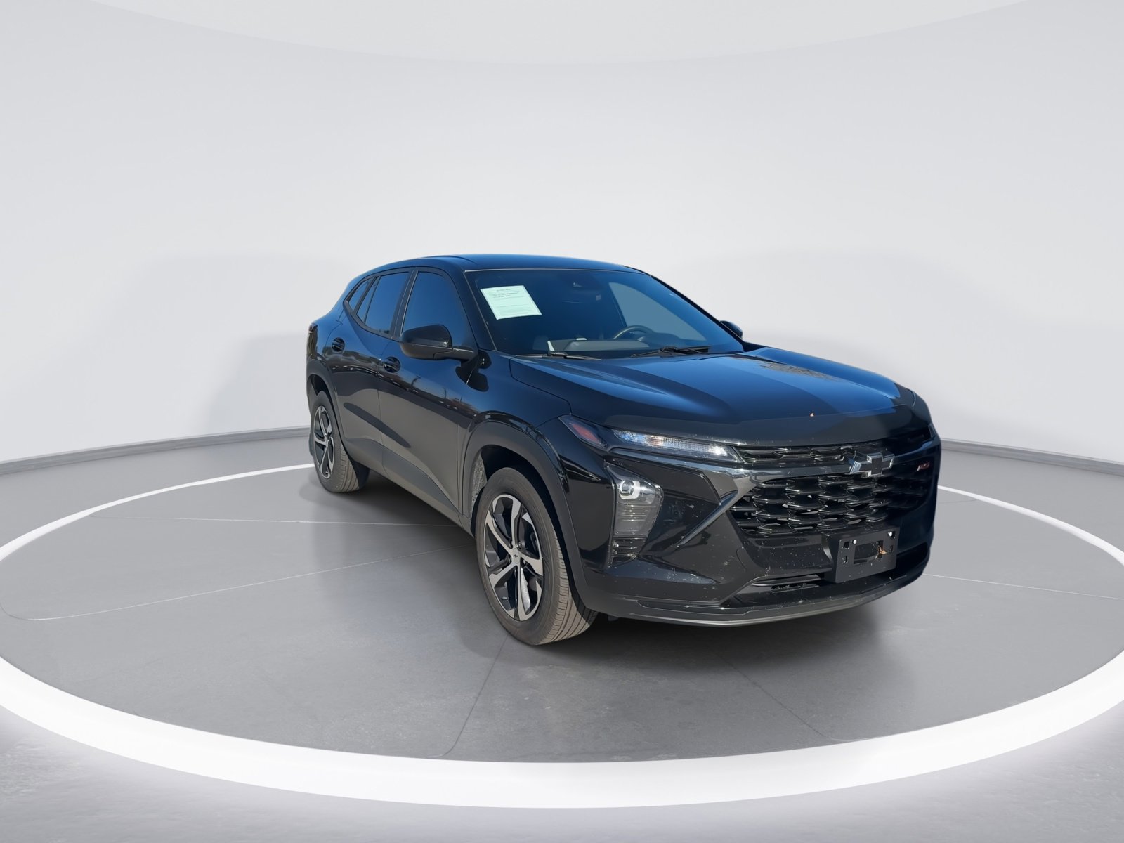 2024 Chevrolet Trax photo 2