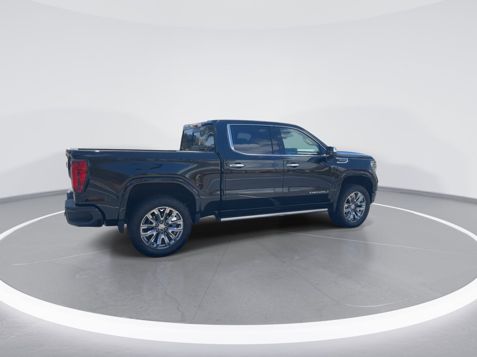 2024 GMC Sierra 1500 Denali photo 3