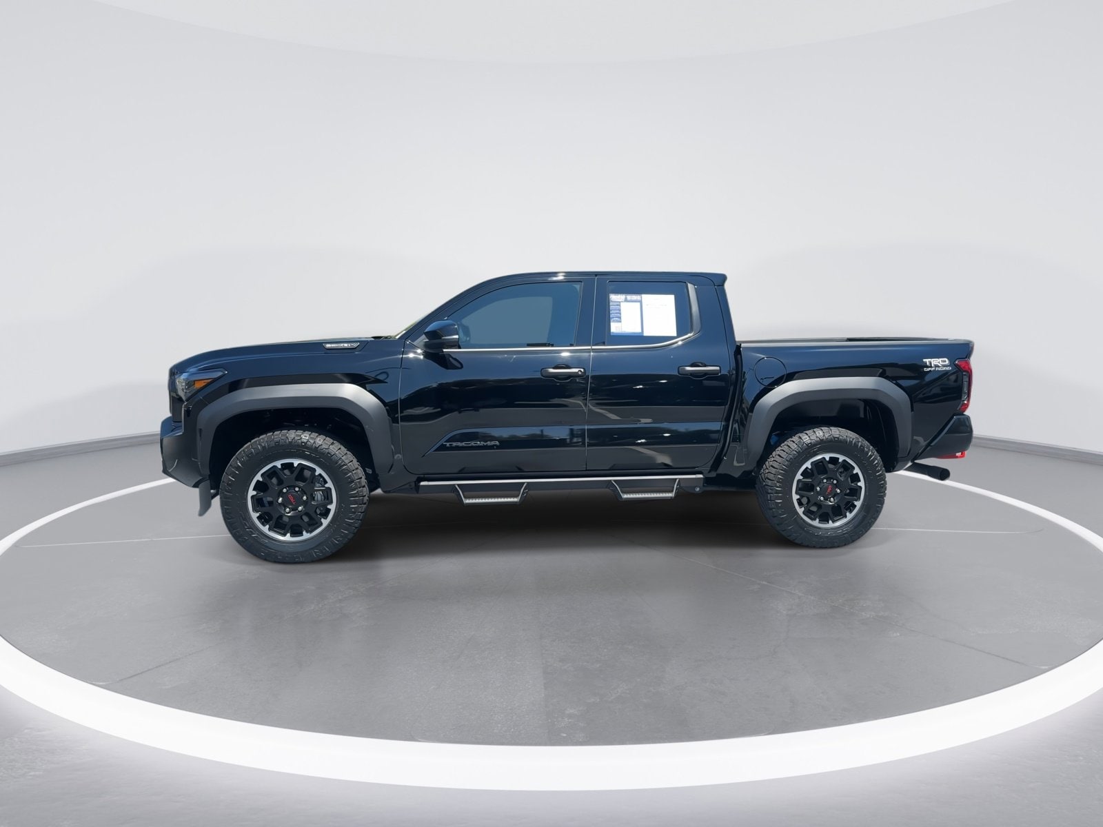 2025 Toyota Tacoma 4WD TRD Off Road Hybrid photo 4