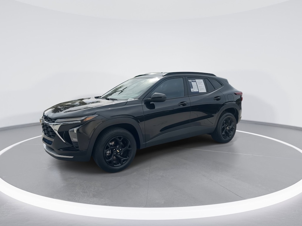 Used 2025 Chevrolet Trax LT SUV