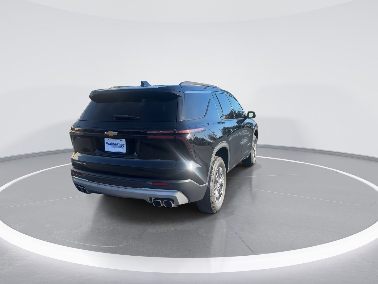 2025 Chevrolet Traverse FWD LT photo 3