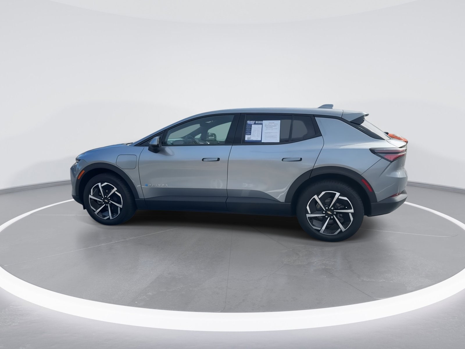 2025 Chevrolet Equinox EV LT photo 5