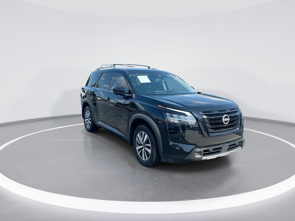 Used 2024 Nissan Pathfinder SL 4WD SUV