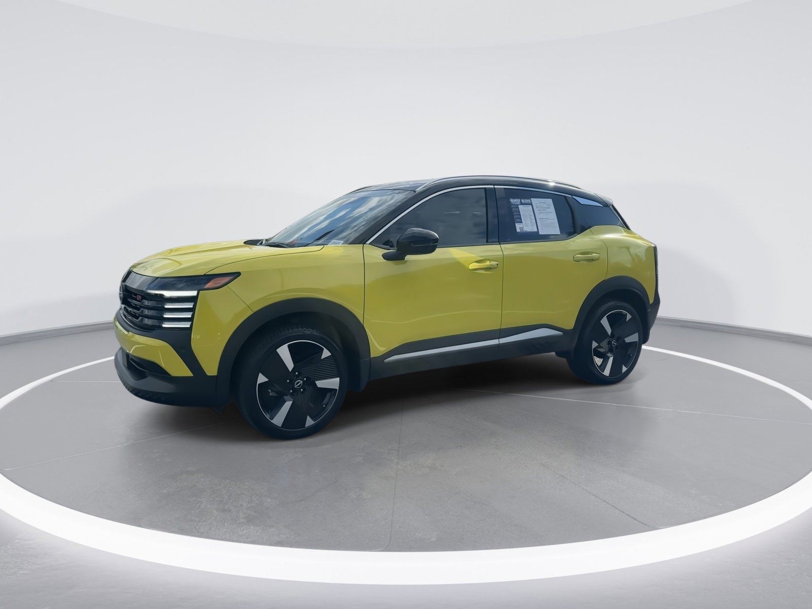 2025 Nissan Kicks SR photo 3