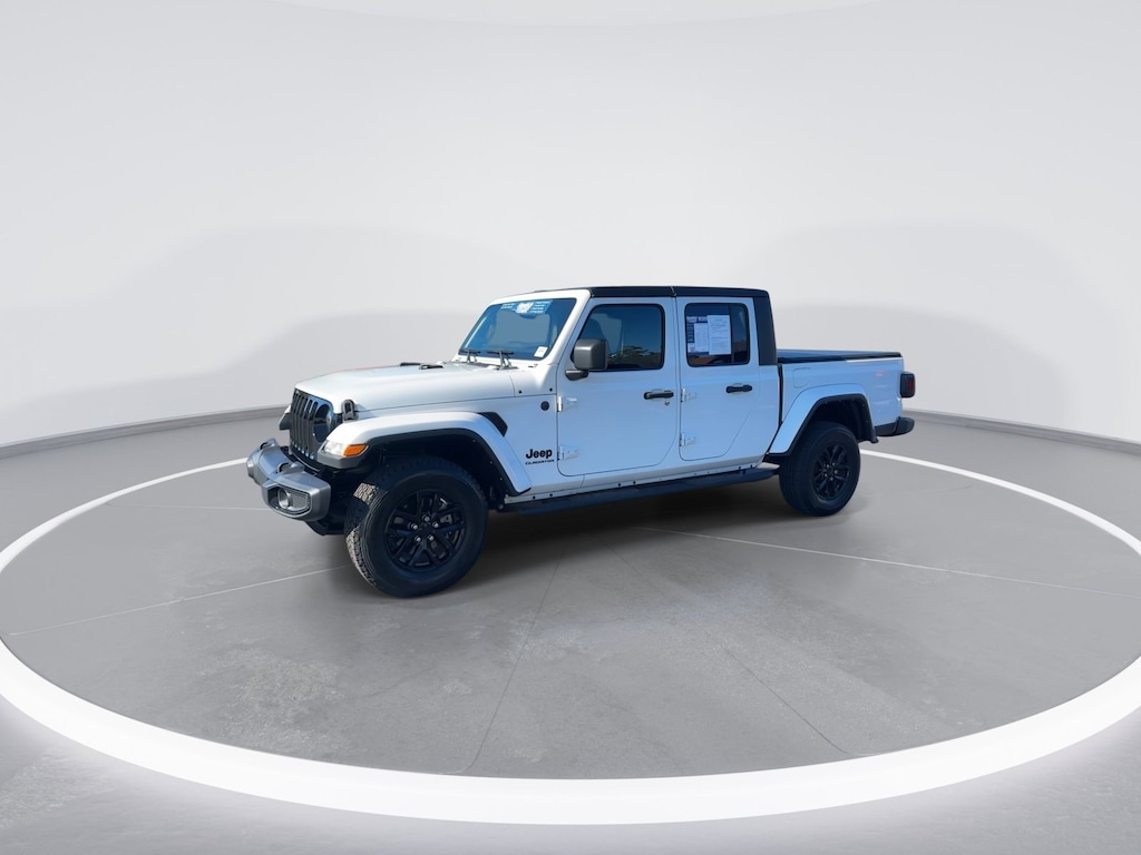 Used 2022 Jeep Gladiator Altitude Truck Crew Cab