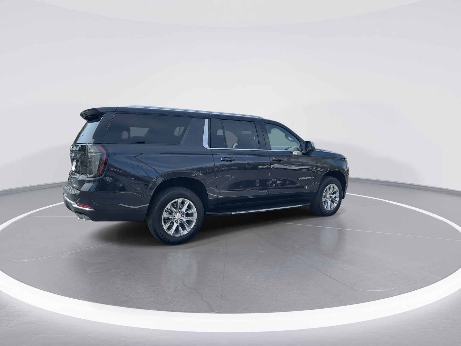 2025 Chevrolet Suburban Premier photo 3