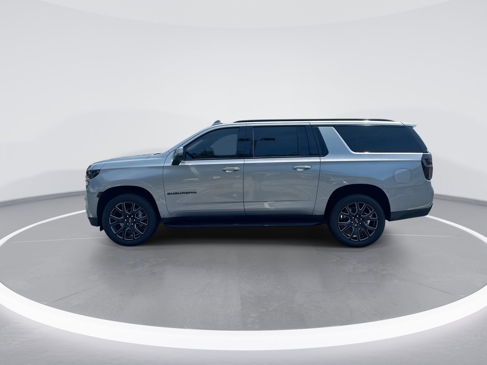 2024 Chevrolet Suburban RST photo 5