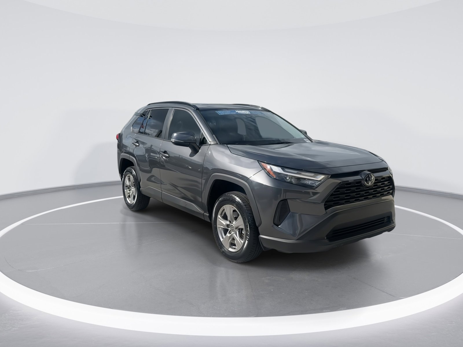 2022 Toyota RAV4 XLE photo 2