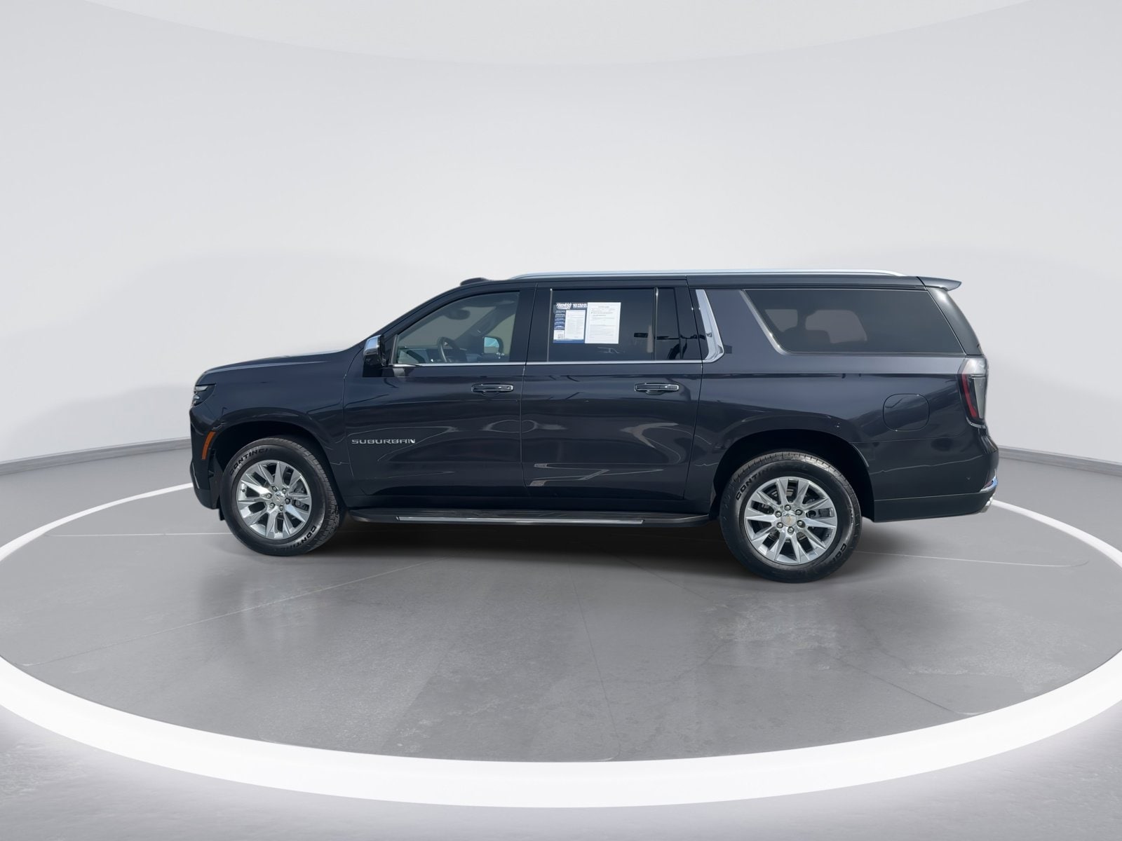 2025 Chevrolet Suburban Premier photo 4