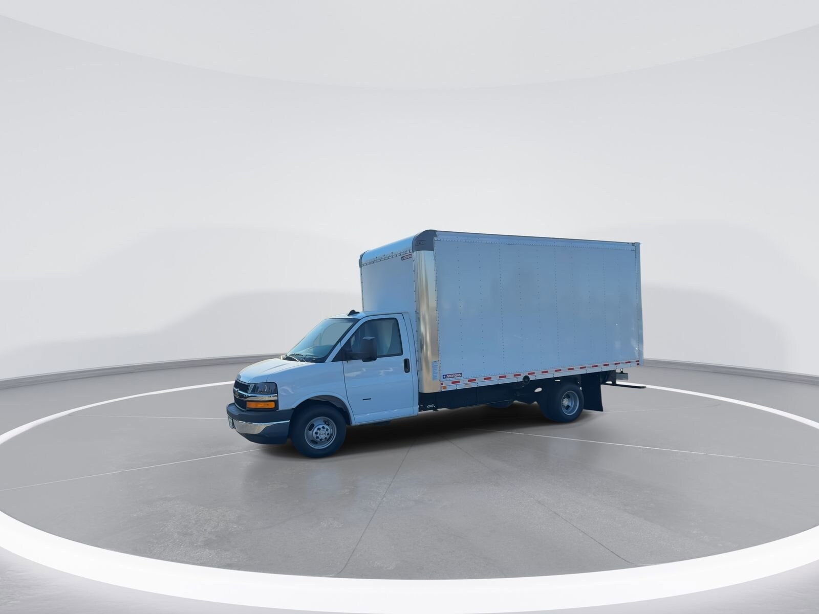 2024 Chevrolet Express Cutaway Base photo 7