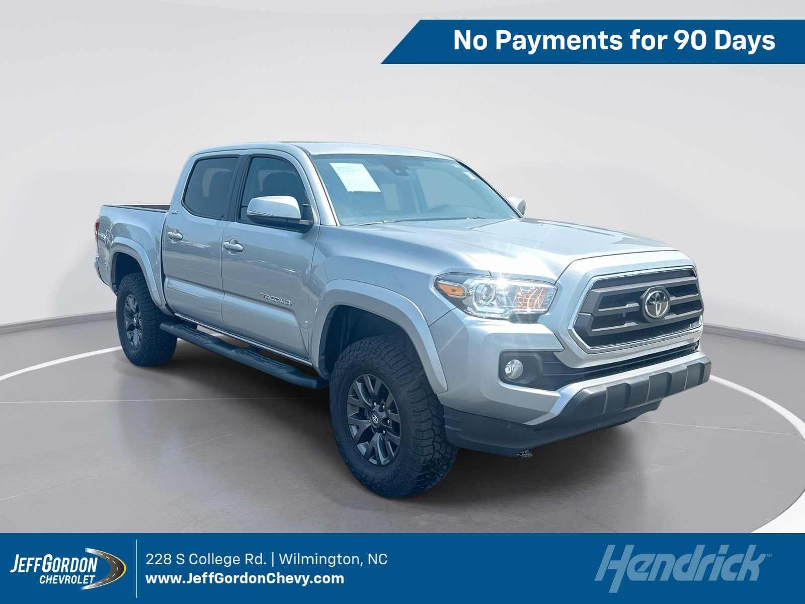 2023 Toyota Tacoma SR5 Double Cab 4WD V6 Auto Short Bed's photo