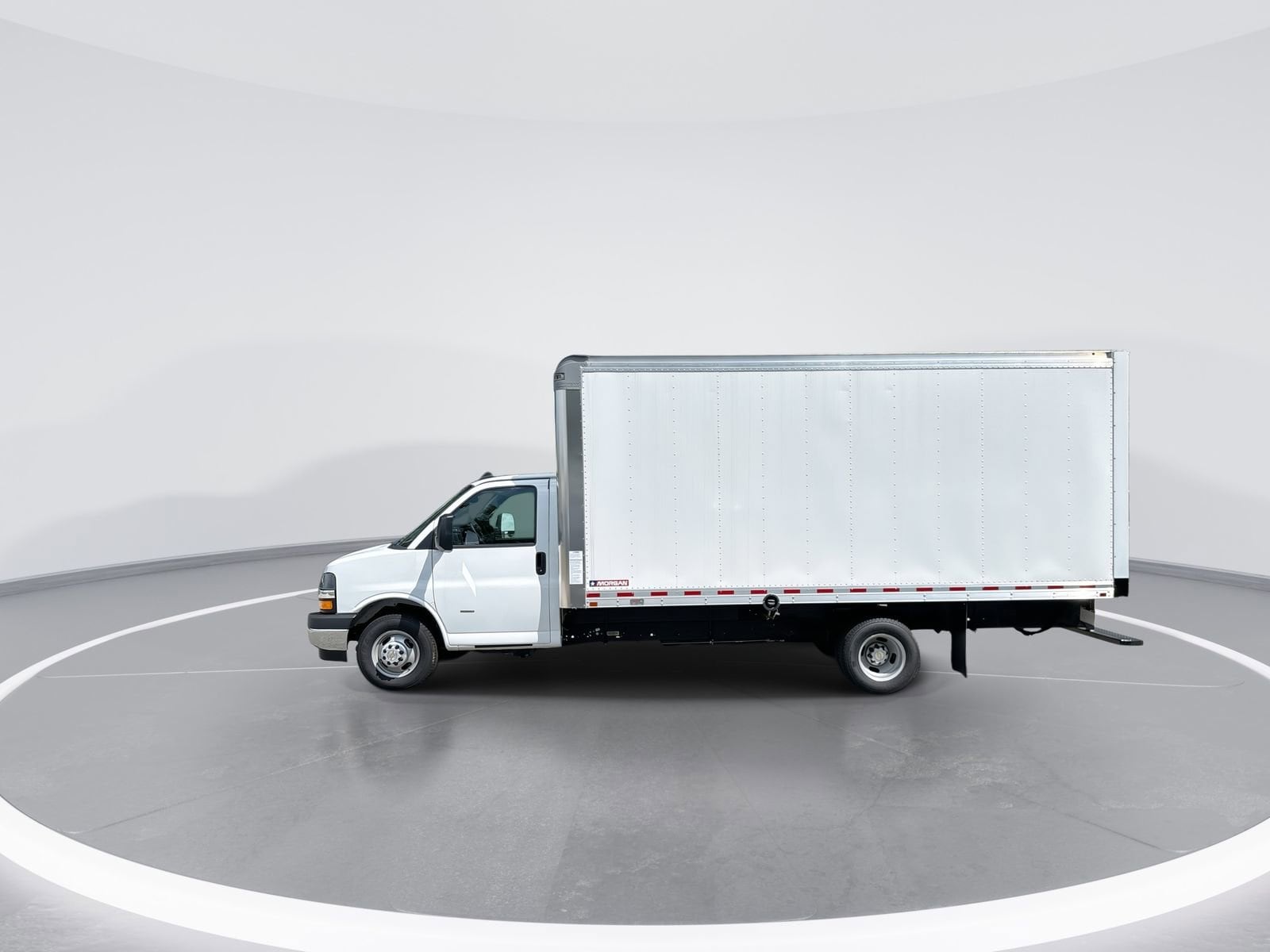 2024 Chevrolet Express Cutaway Base photo 6