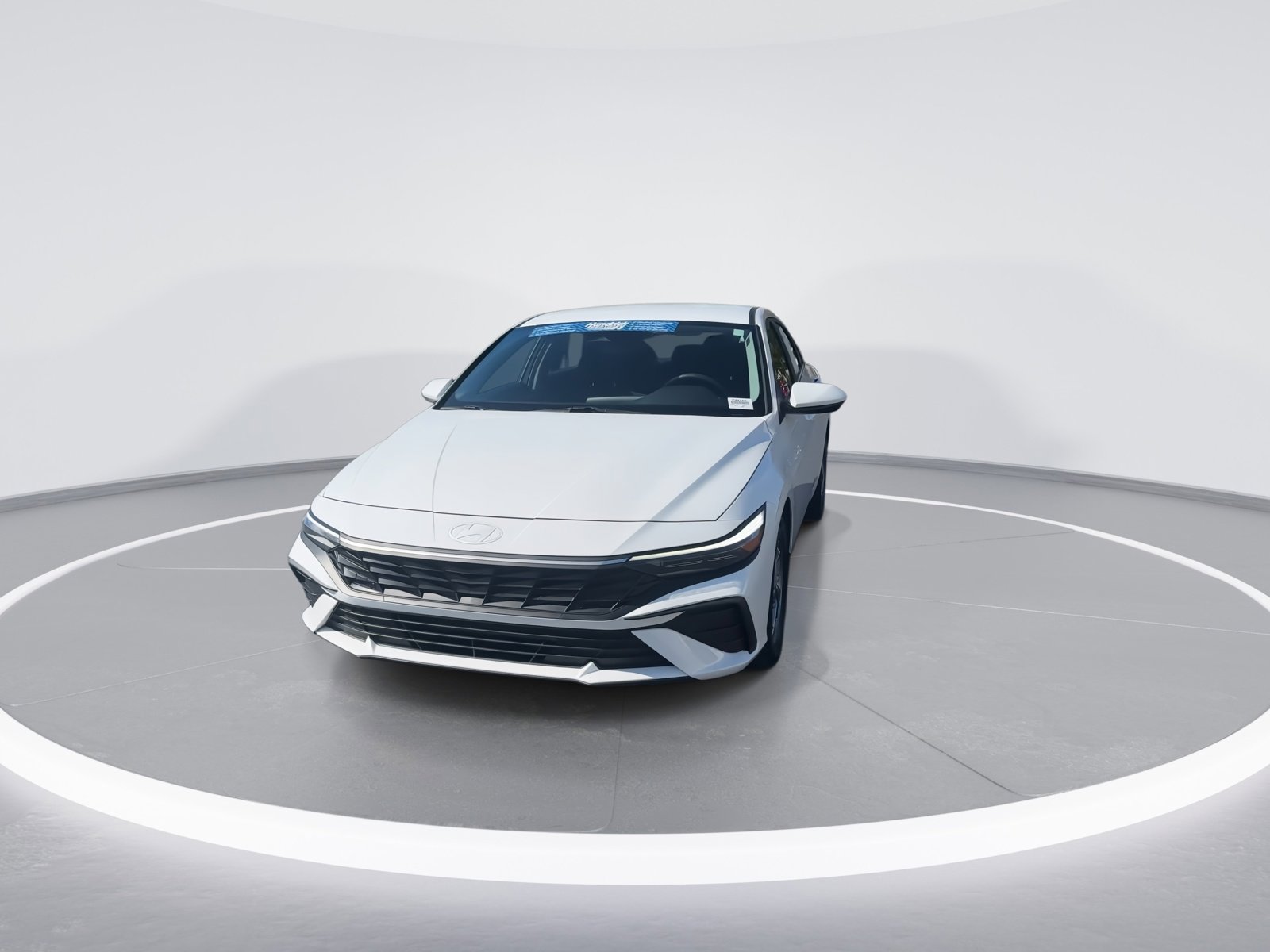 2024 Hyundai Elantra SE photo 2