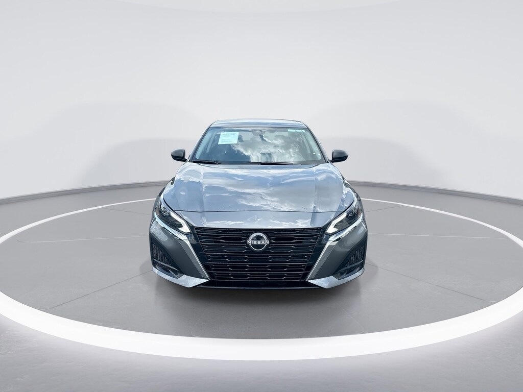 Used 2025 Nissan Altima SV Sedan