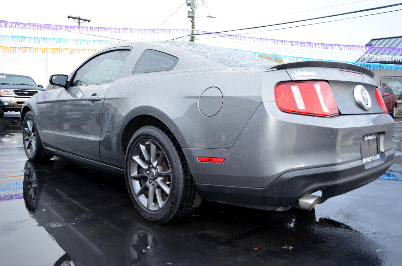 2011 Ford Mustang photo 2