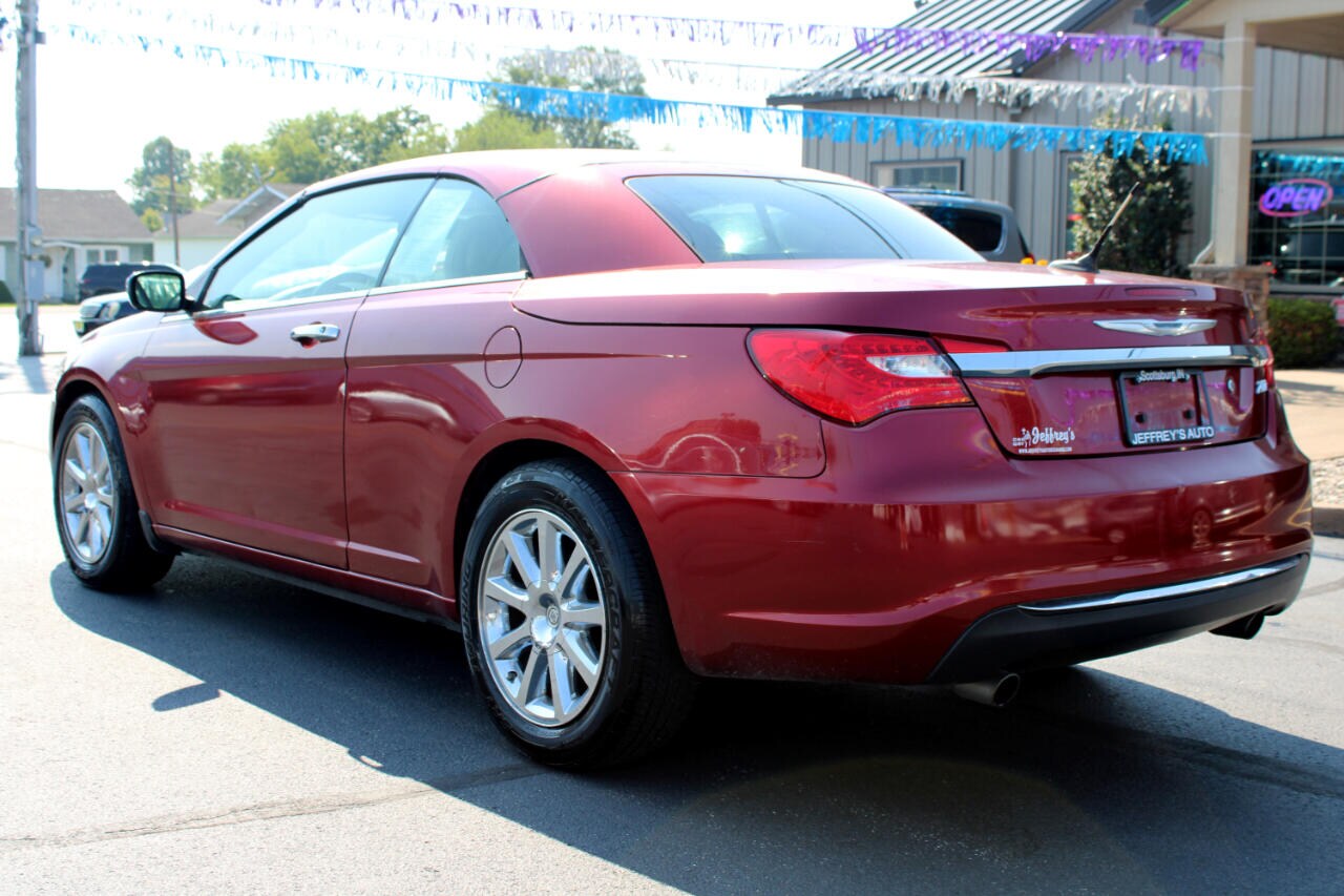 2012 Chrysler 200 Limited photo 2