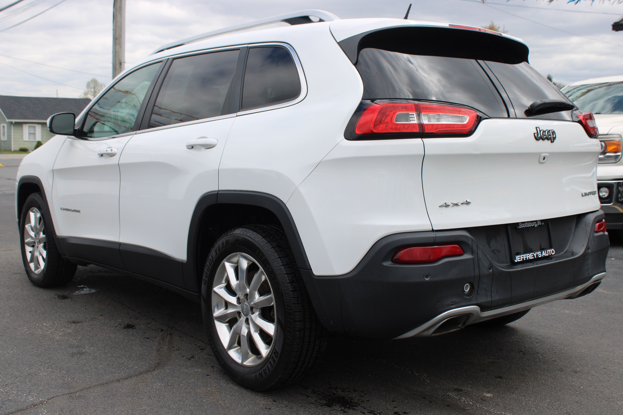 2015 Jeep Cherokee Limited photo 2