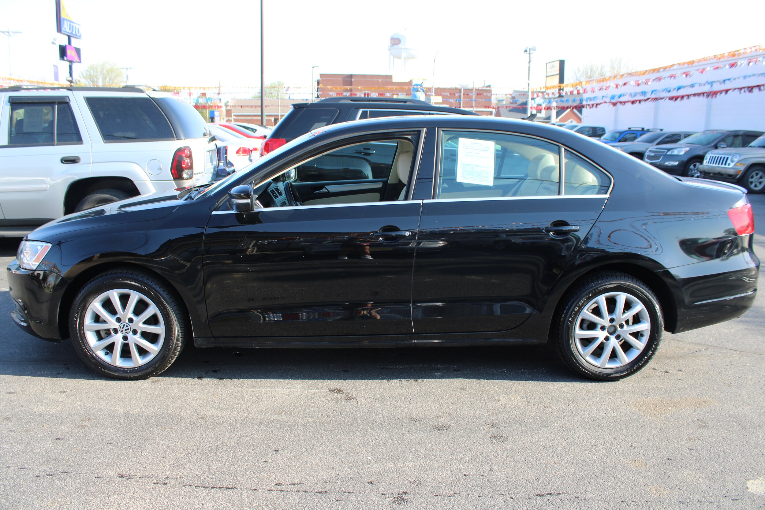 2013 Volkswagen Jetta SE photo 2