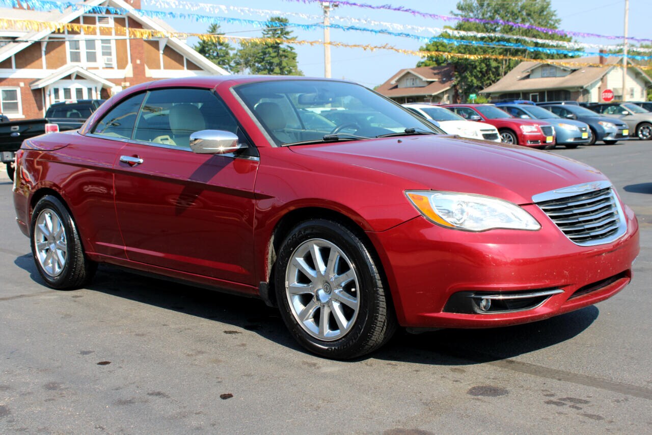 2012 Chrysler 200 Limited photo 4