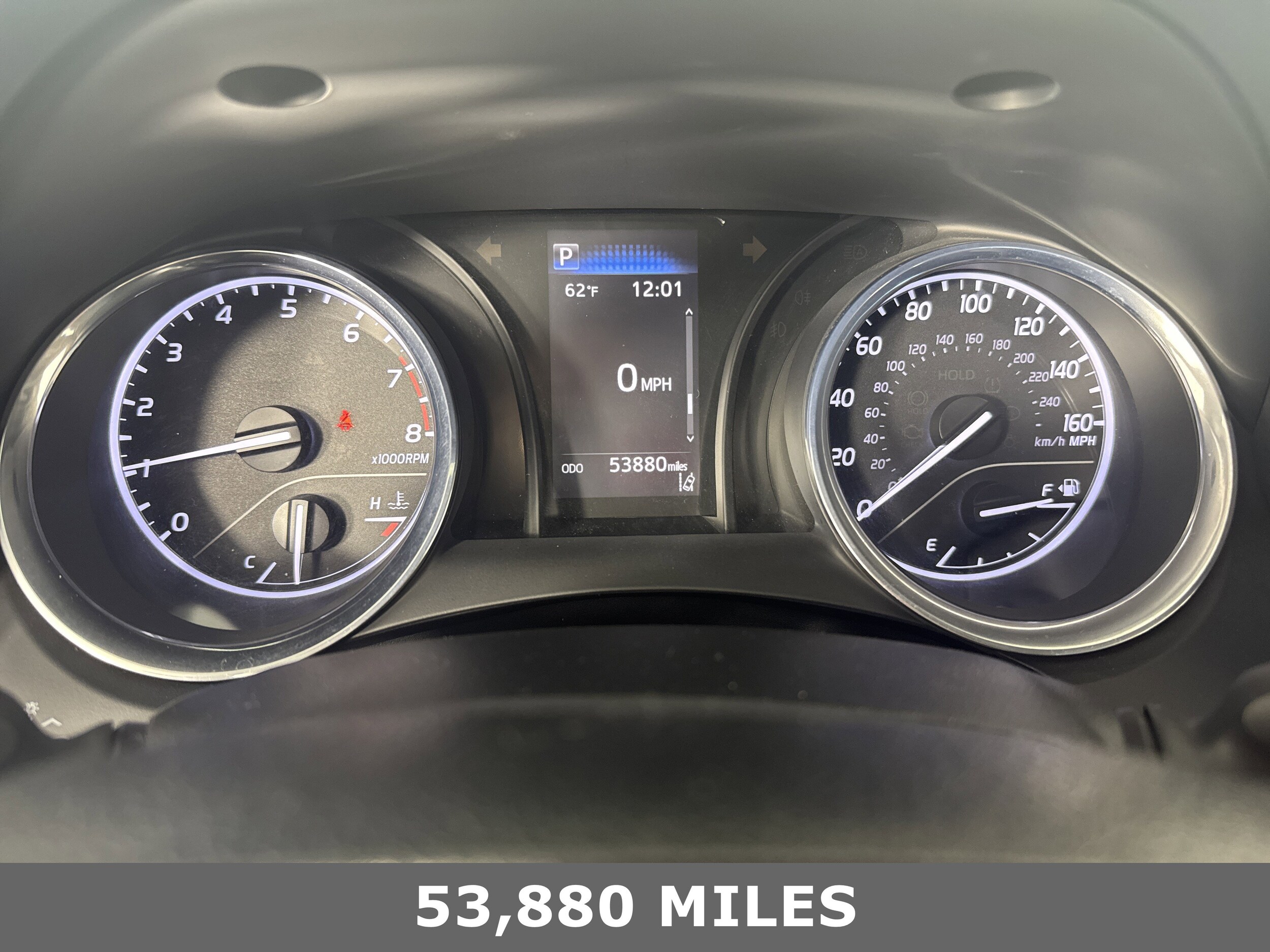 2020 Toyota Camry LE photo 3